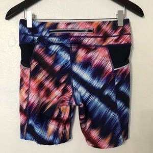 Athleta short size S